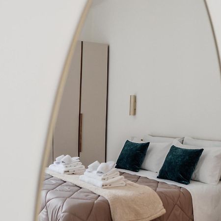 Poesis Suite Bari Bagian luar foto