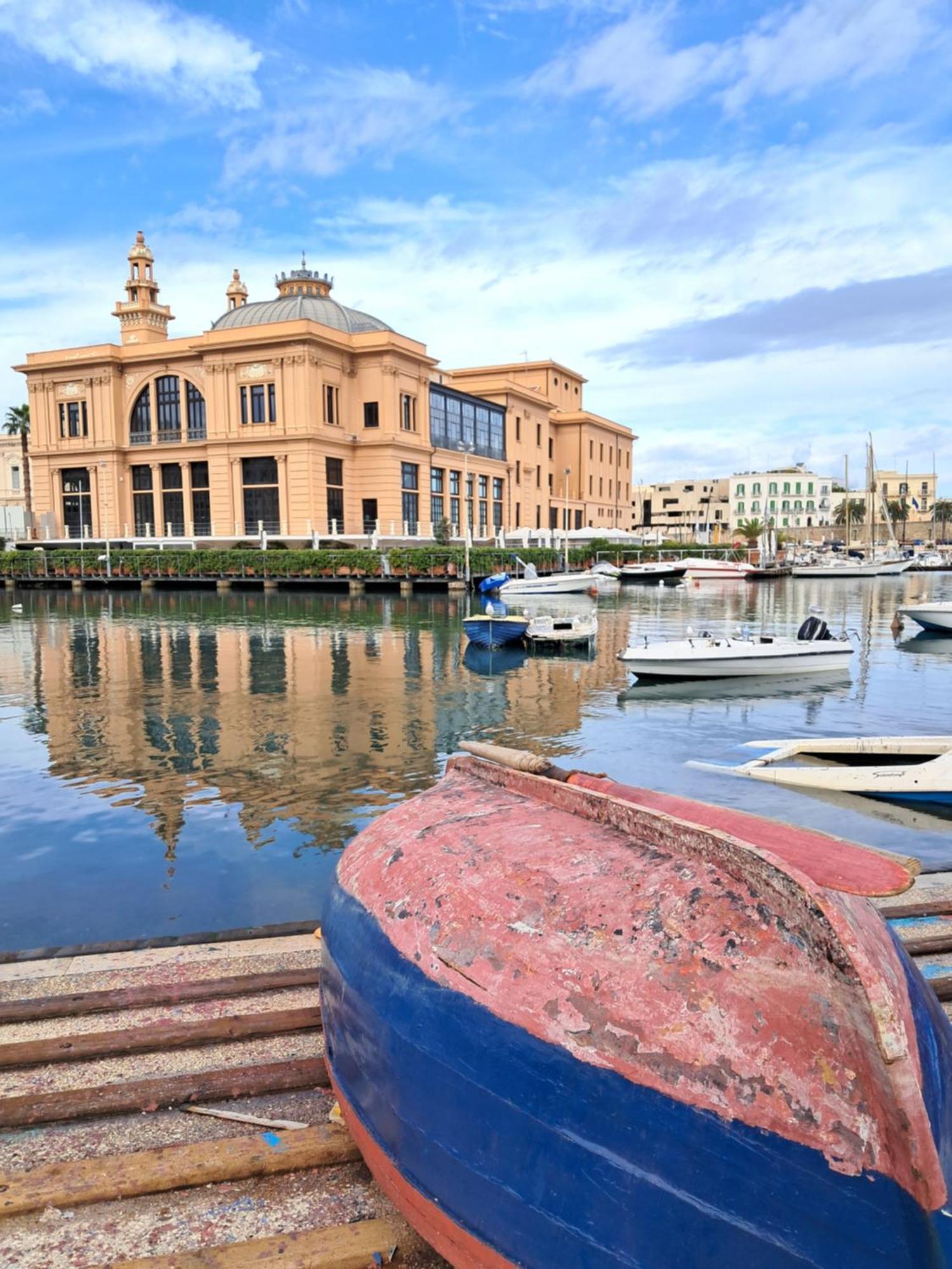 Poesis Suite Bari Bagian luar foto