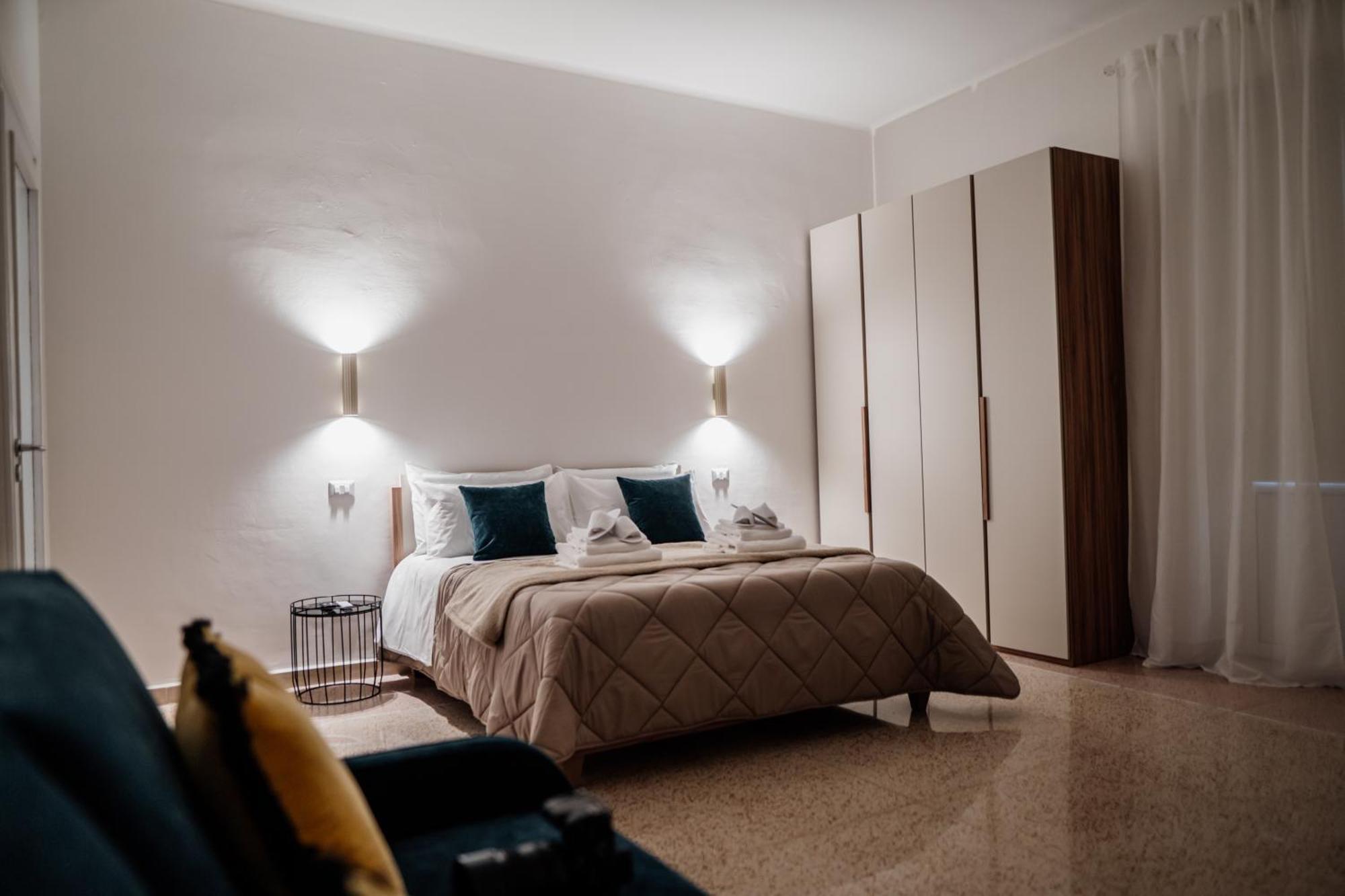 Poesis Suite Bari Bagian luar foto