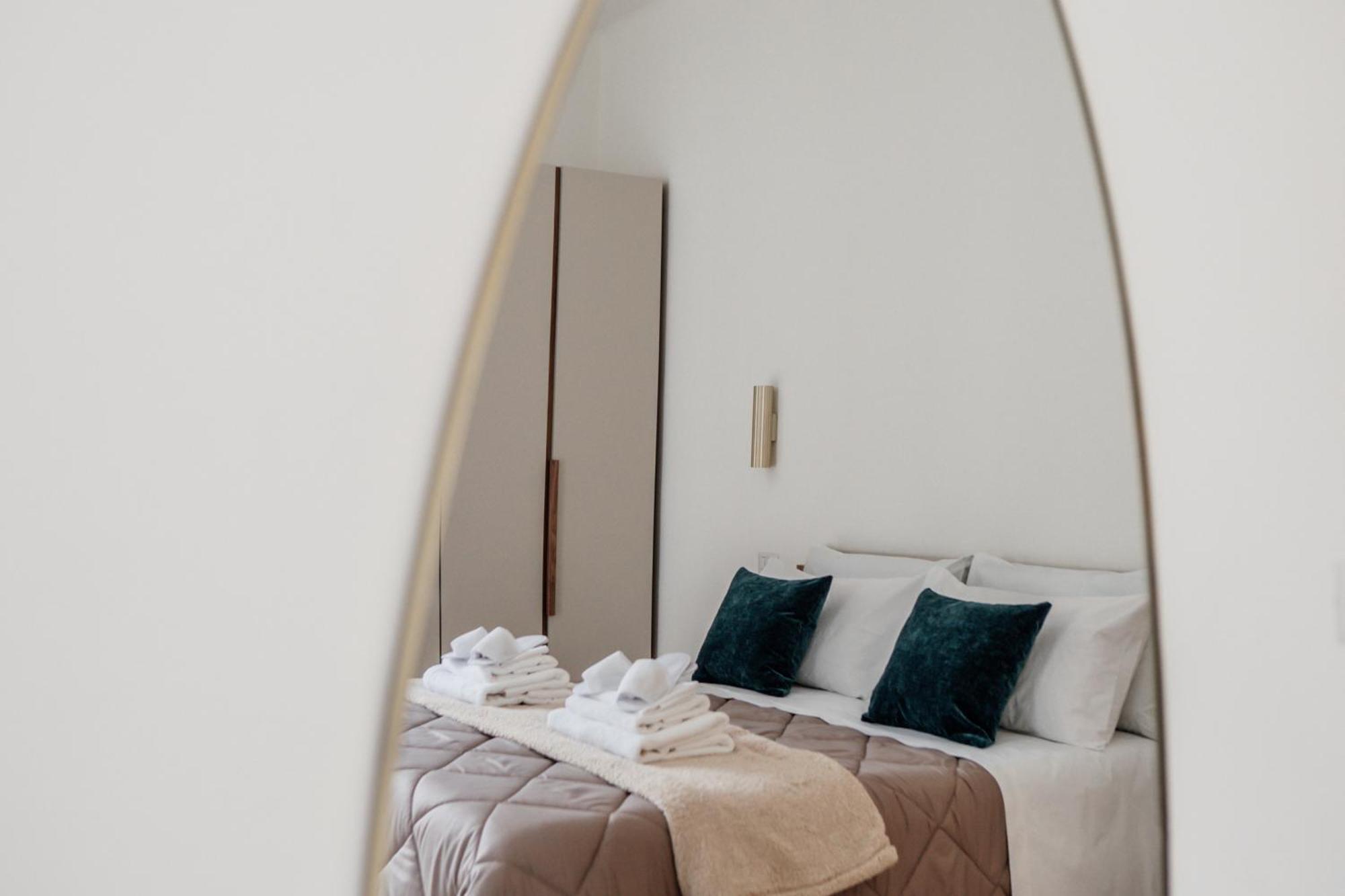 Poesis Suite Bari Bagian luar foto